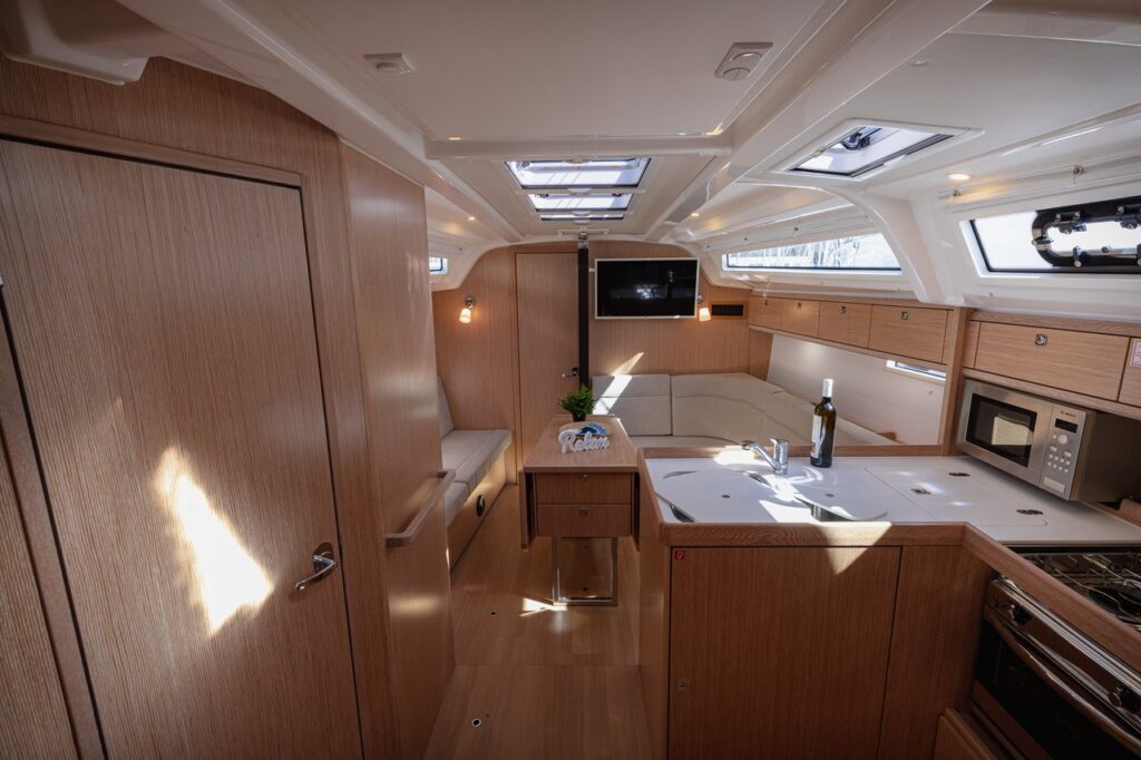 Yacht Image 30