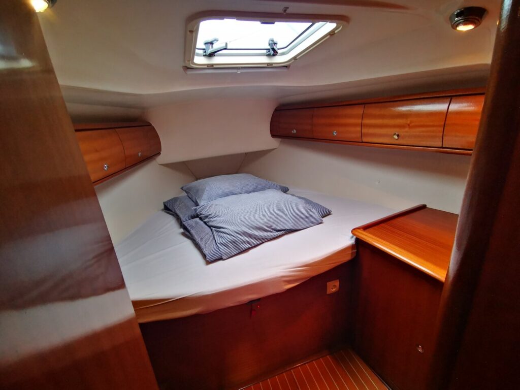 Yacht Image 11