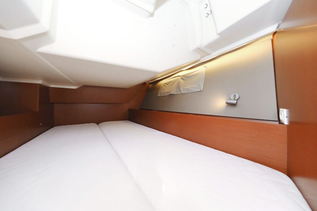 Yacht Image 31