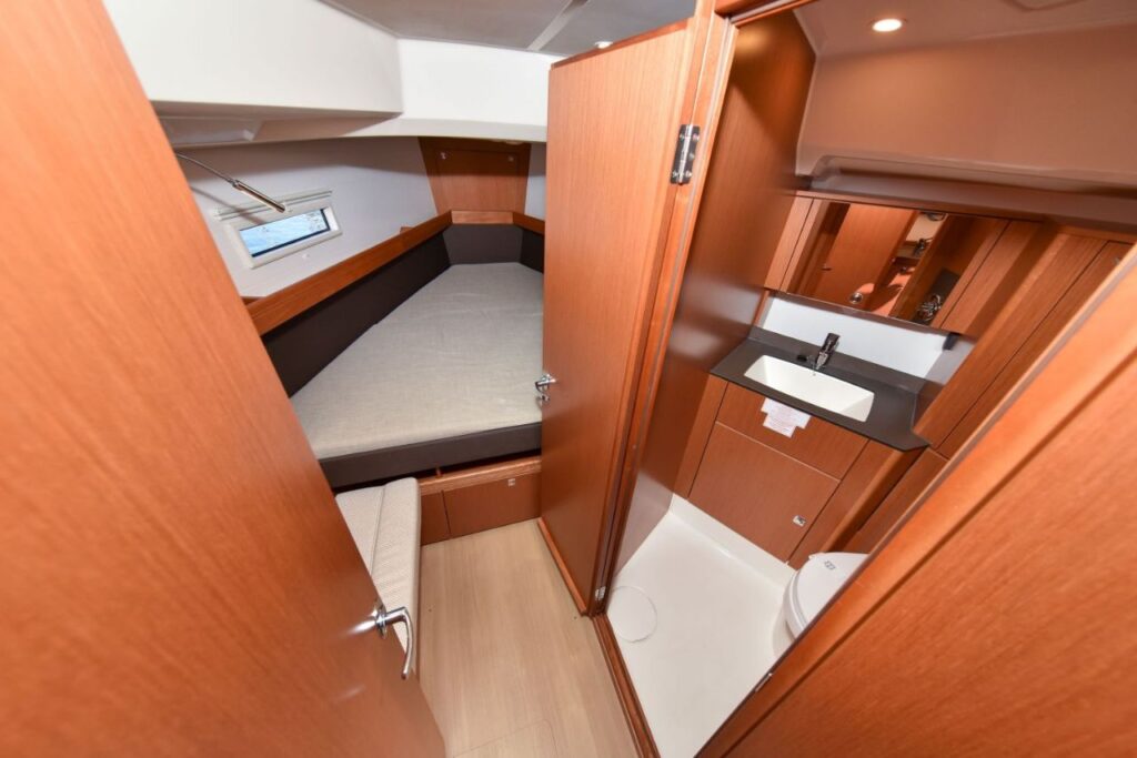 Yacht Image 31