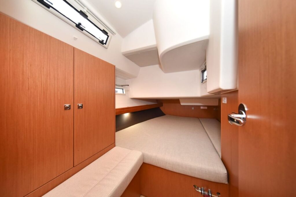Yacht Image 32