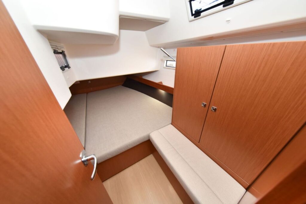 Yacht Image 33