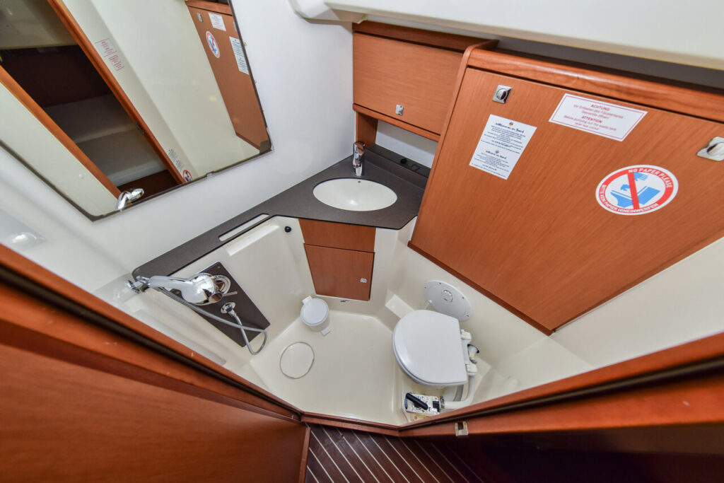 Yacht Image 32