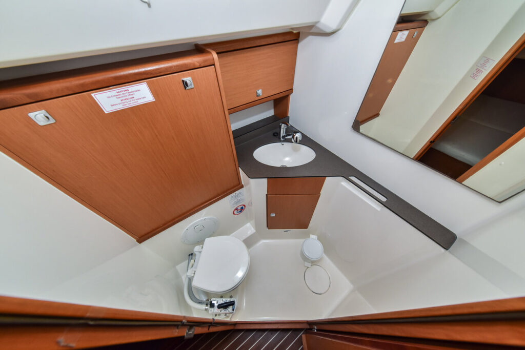 Yacht Image 33