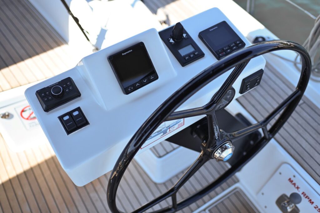Yacht Image 23