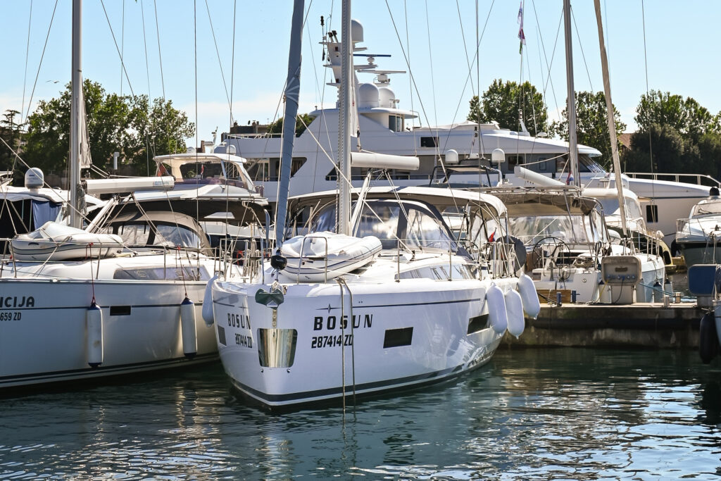 Yacht Image 28