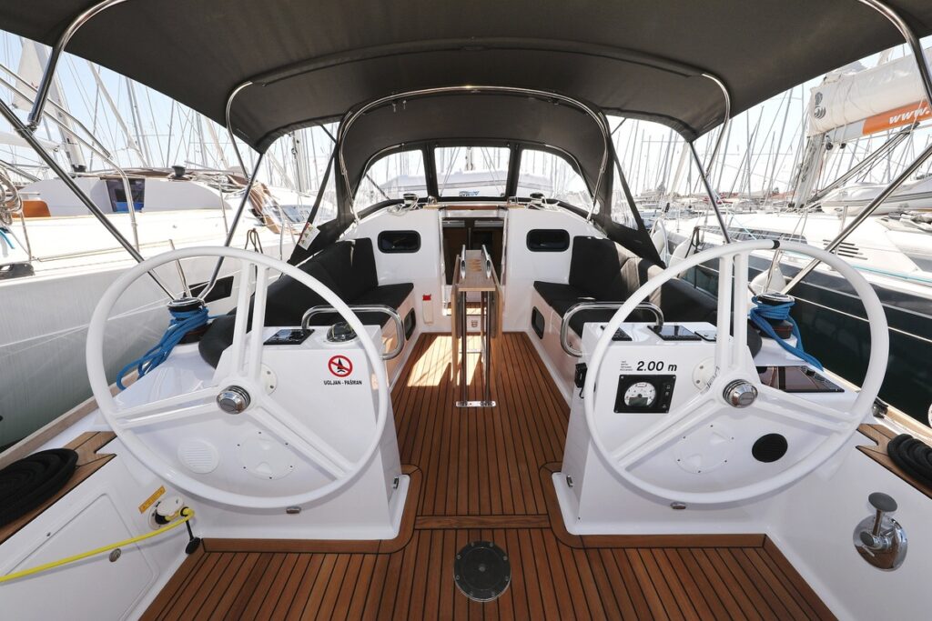 Yacht Image 6