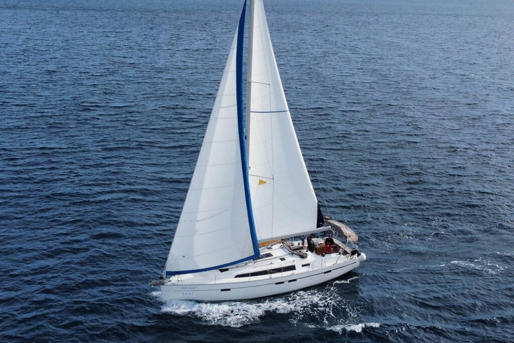 Yacht Image 12