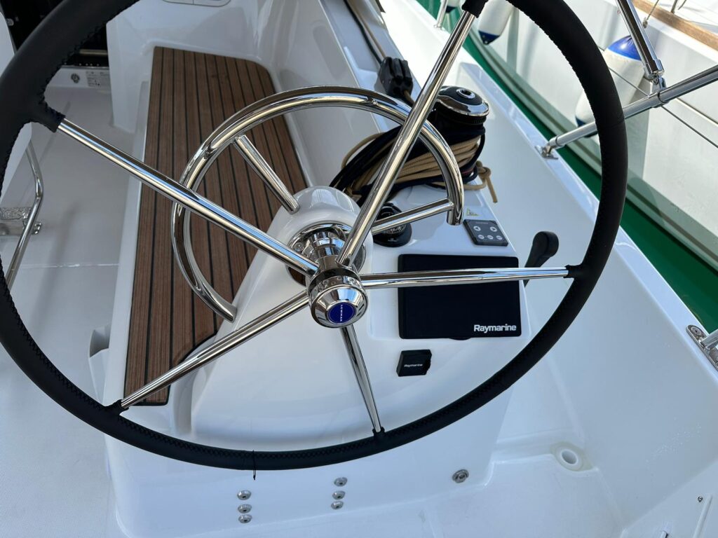 Yacht Image 4