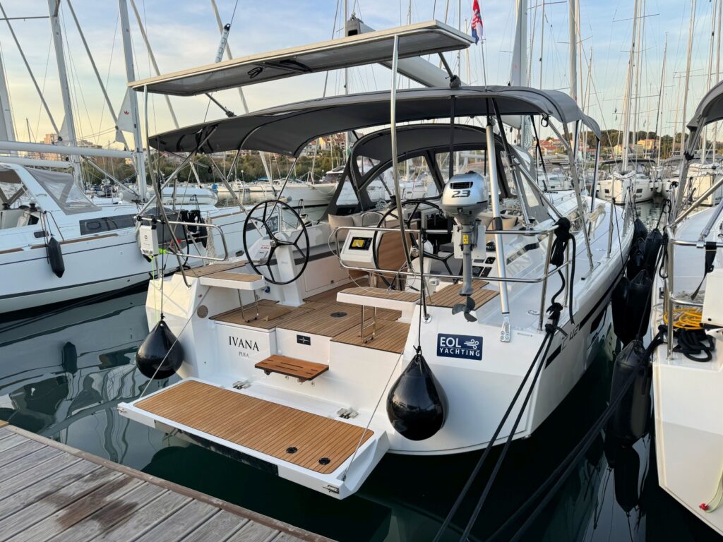 Yacht Image 4