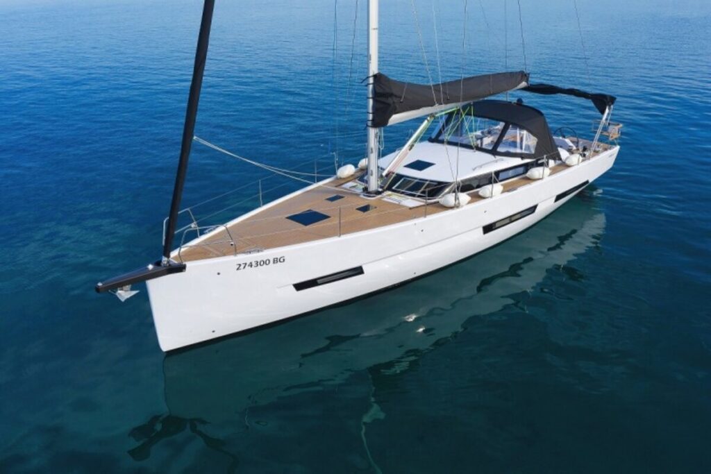 Yacht Image 6