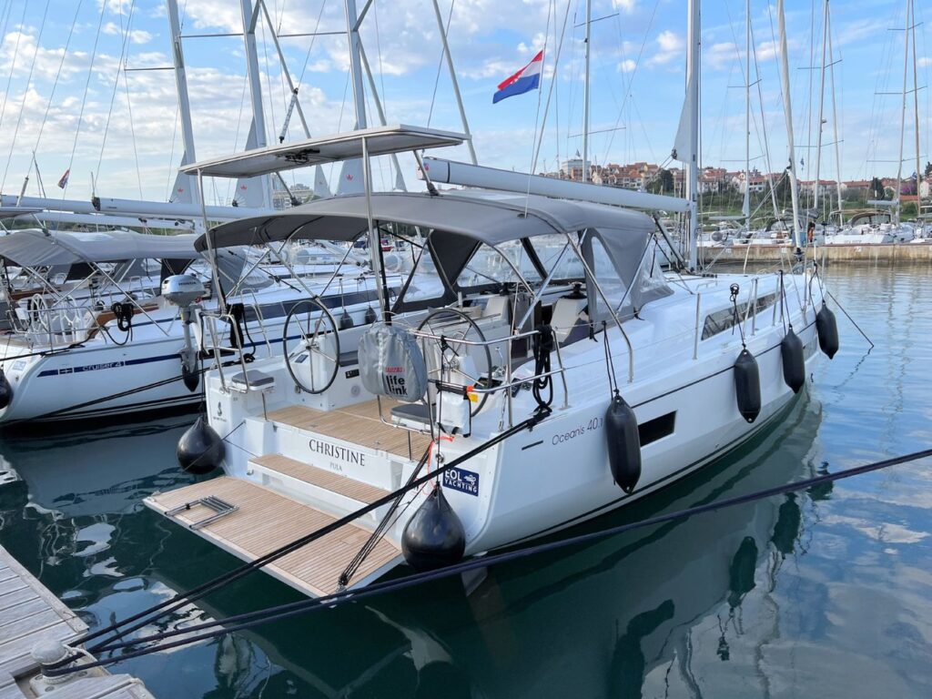Yacht Image 5