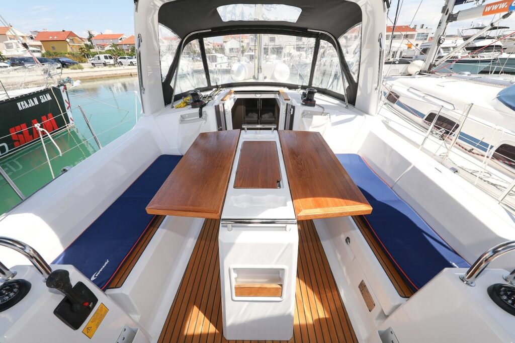 Yacht Image 6