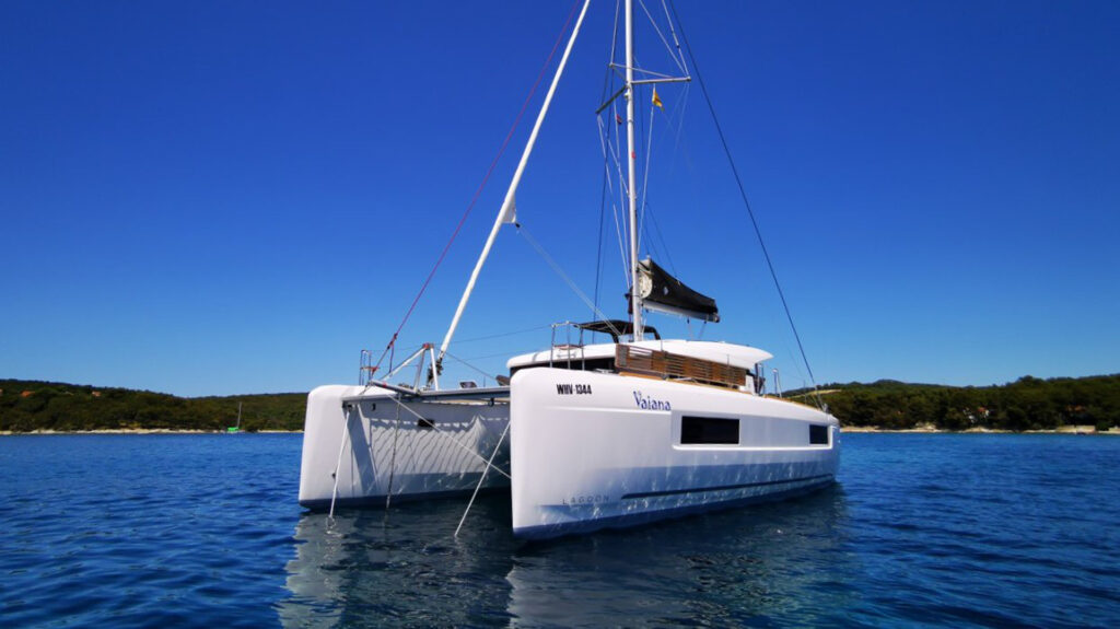 Yacht Image 11
