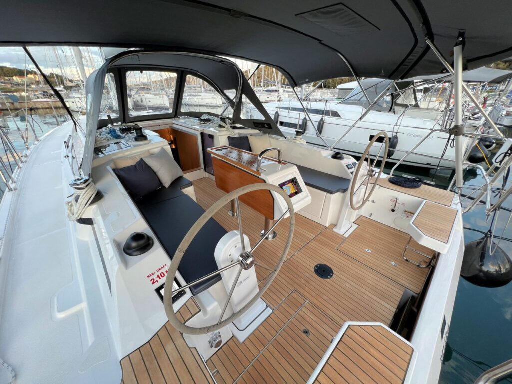 Yacht Image 8