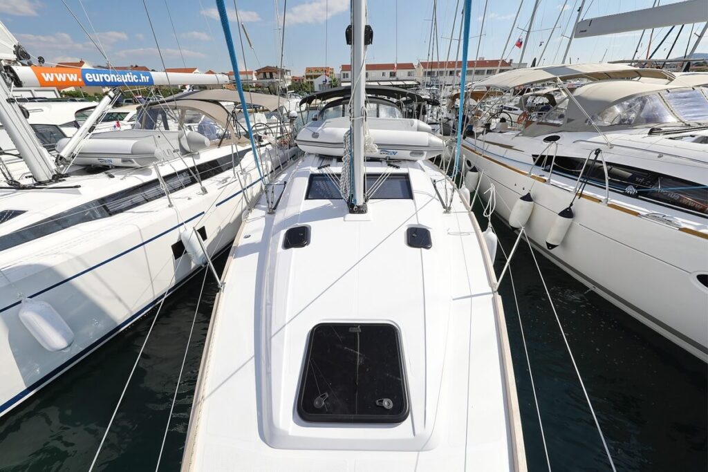 Yacht Image 9