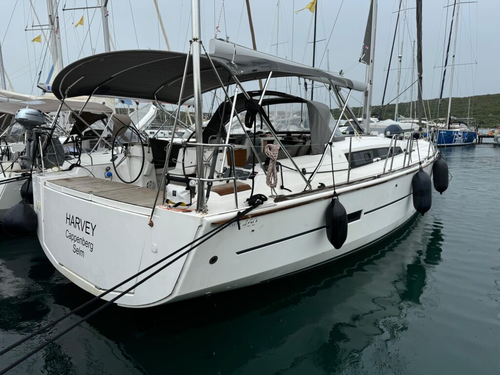 Yacht Image 8