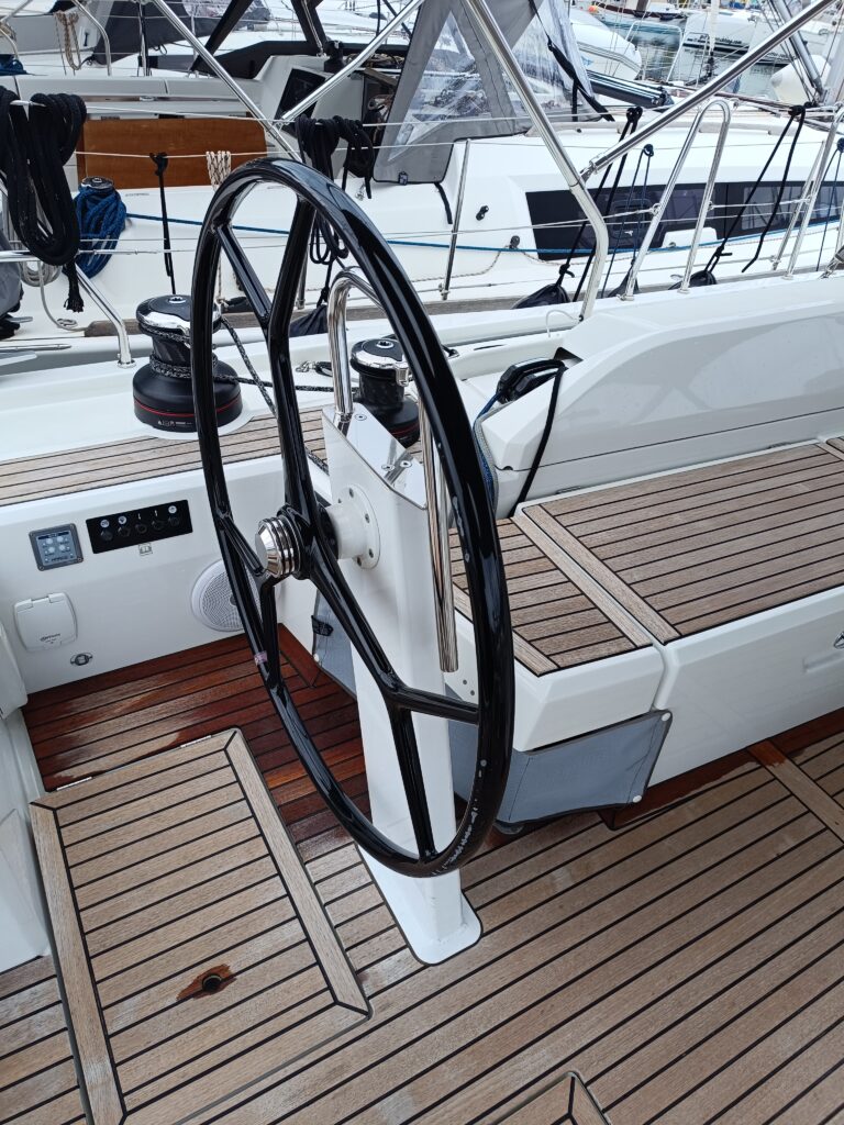 Yacht Image 8