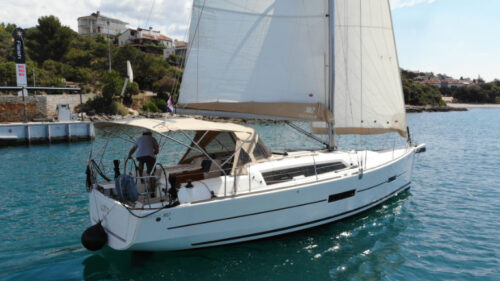 Yacht Image 9