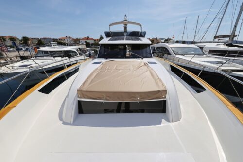 Yacht Image 9