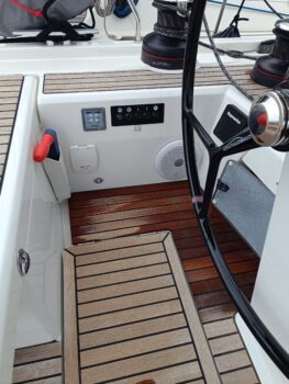 Yacht Image 9