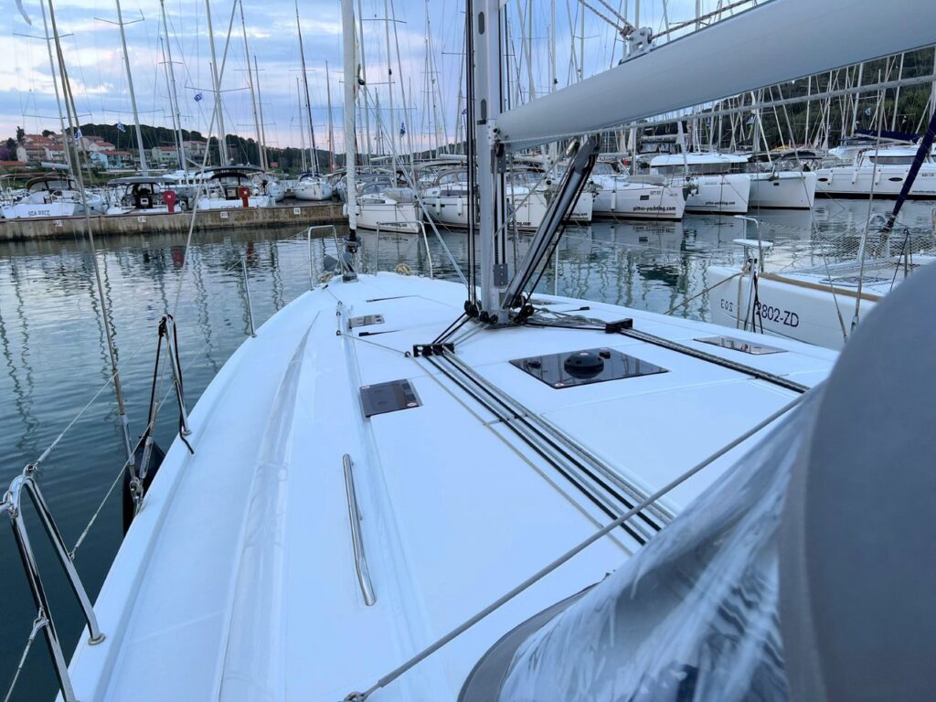 Yacht Image 12