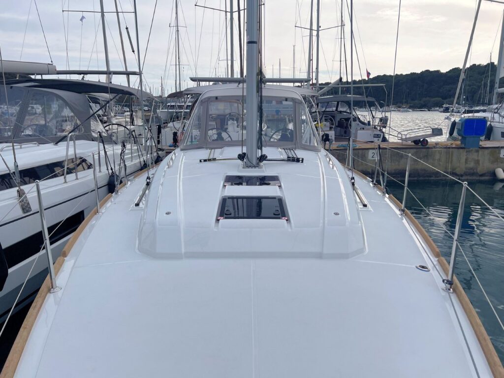 Yacht Image 12