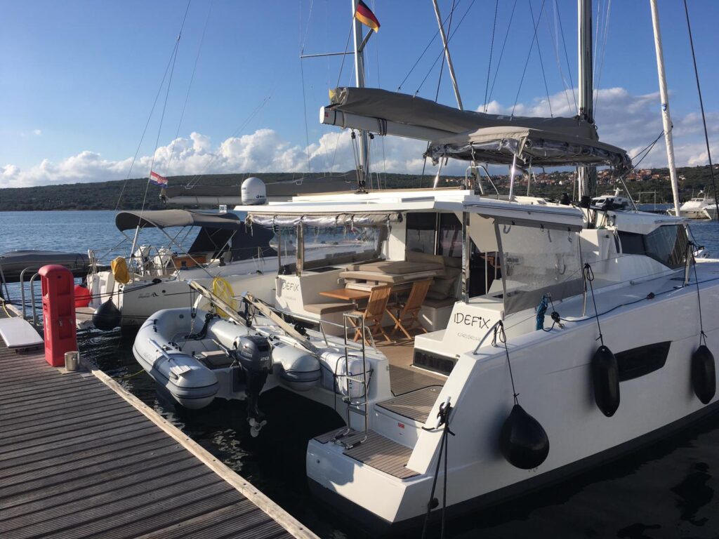 Yacht Image 12