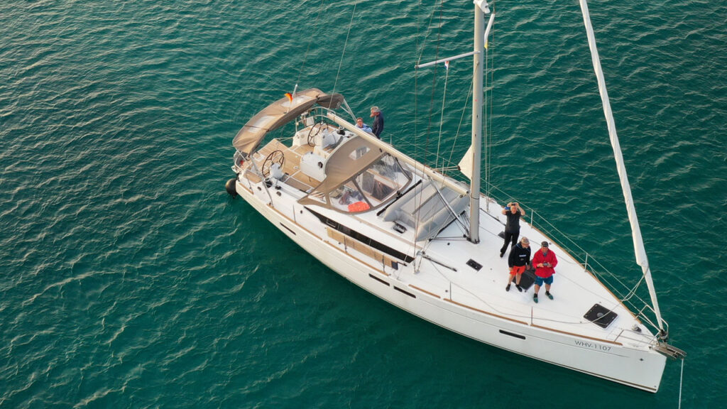 Yacht Image 12