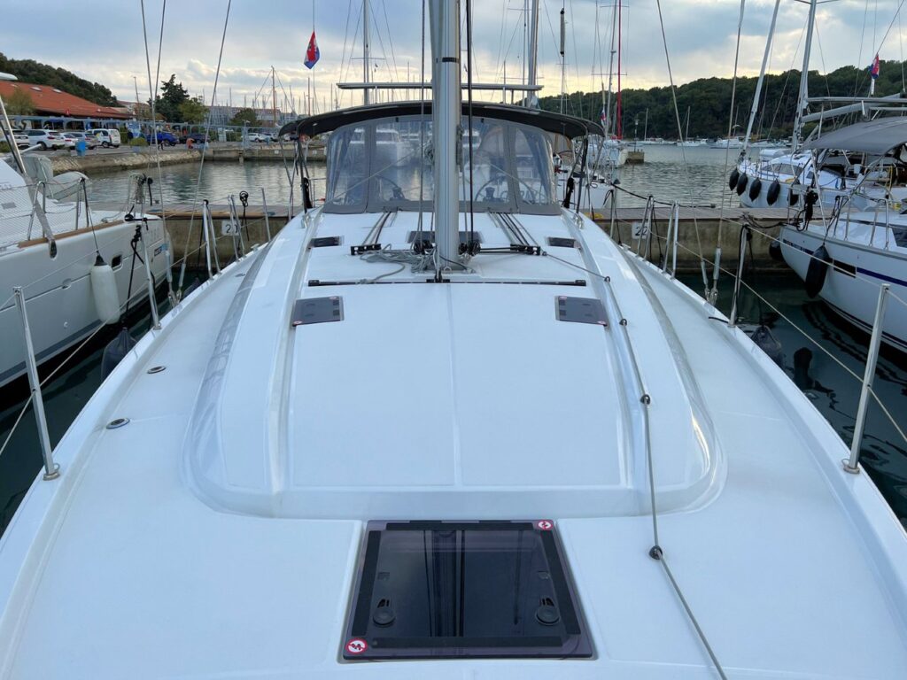 Yacht Image 13