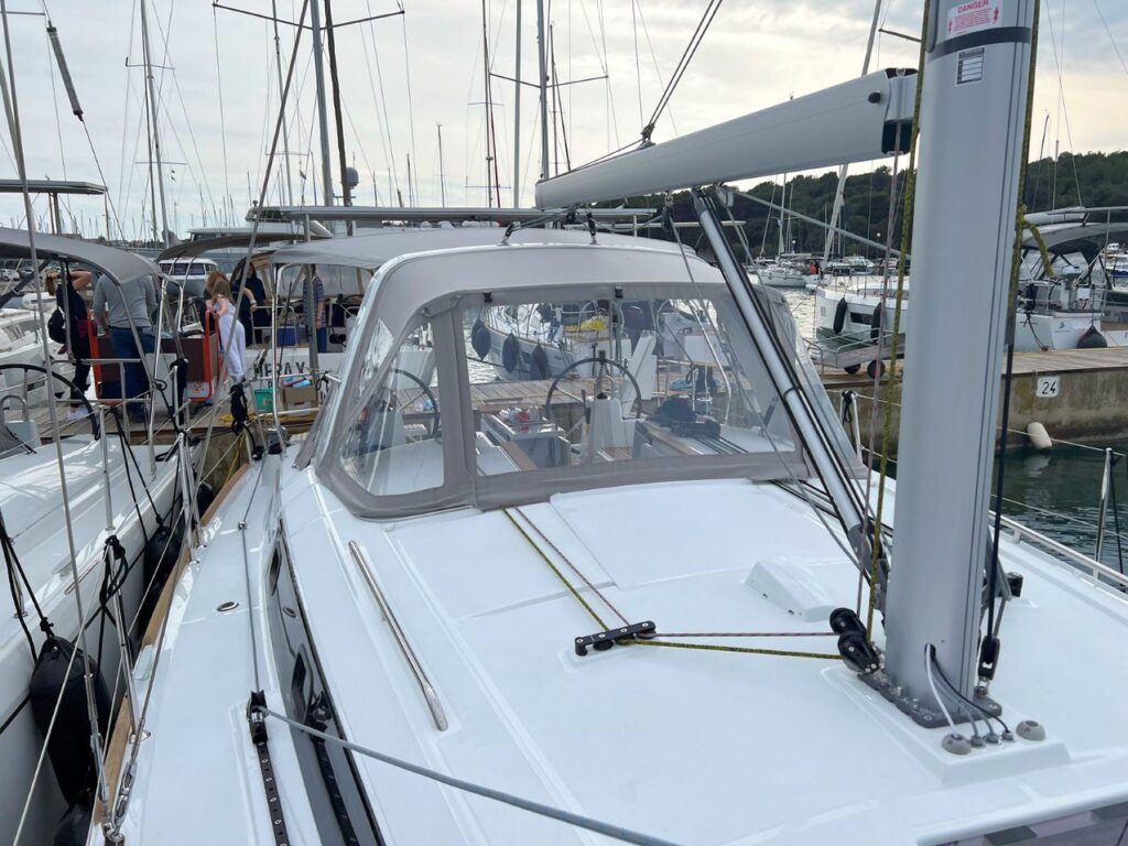Yacht Image 13