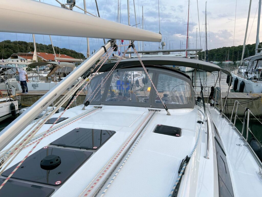 Yacht Image 14