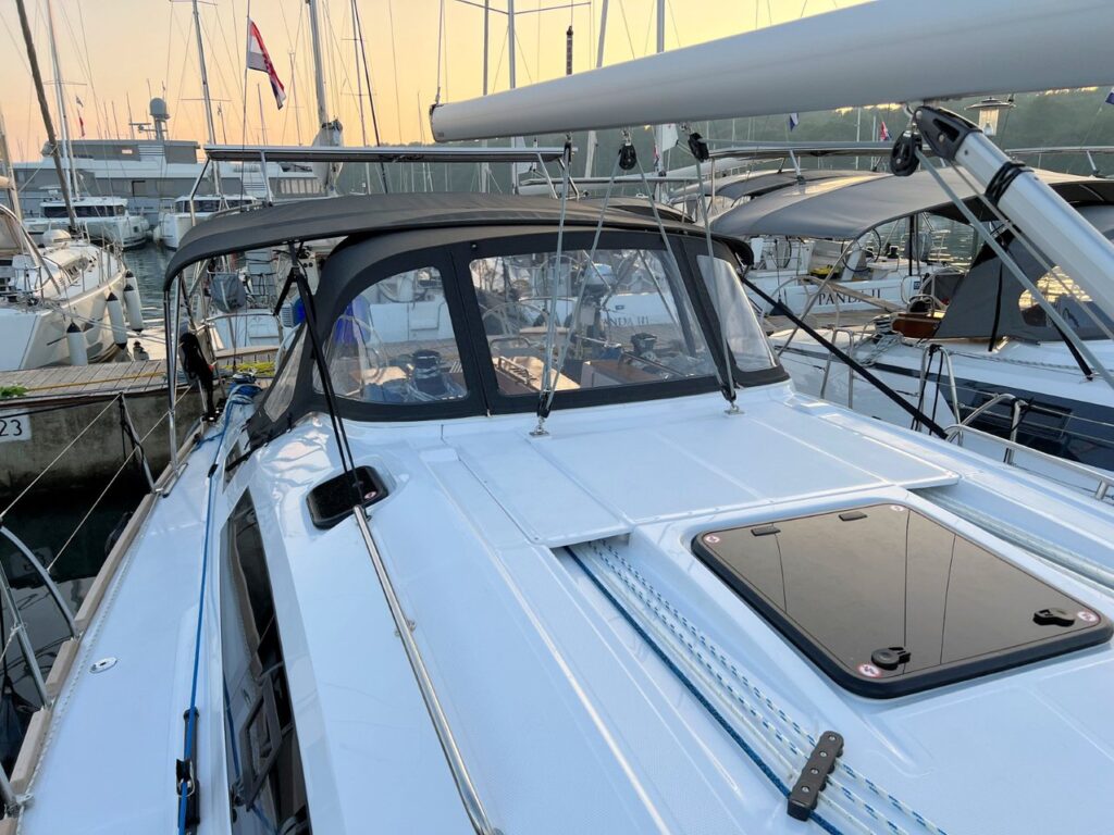 Yacht Image 16
