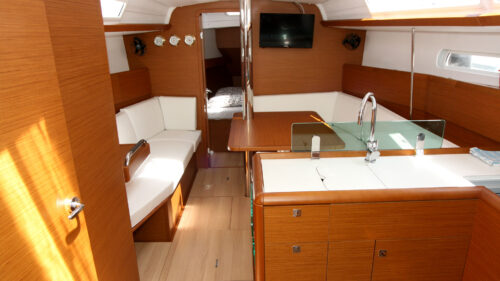 Yacht Image 9
