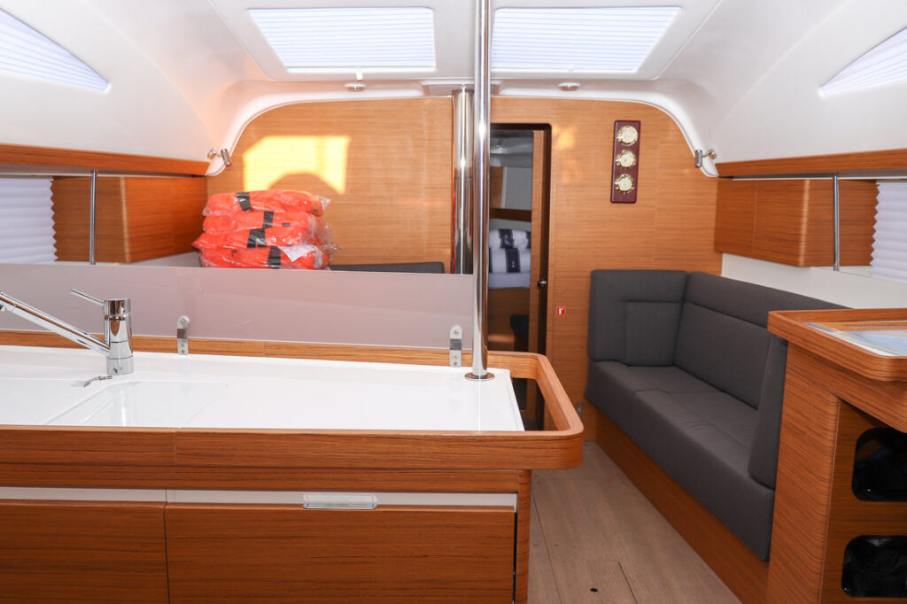 Yacht Image 11