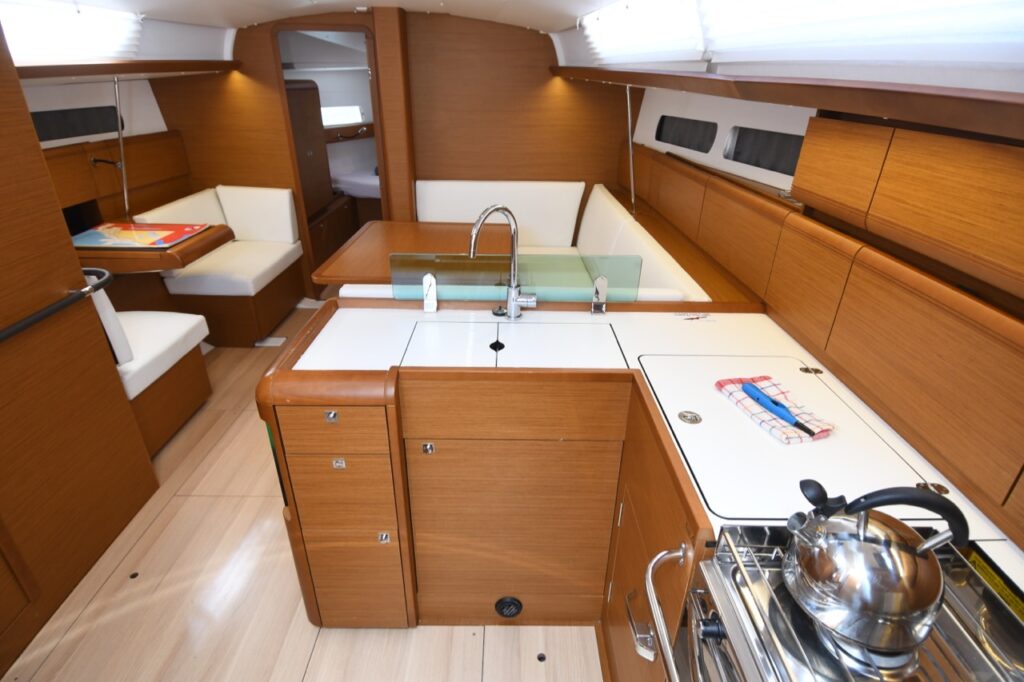 Yacht Image 6