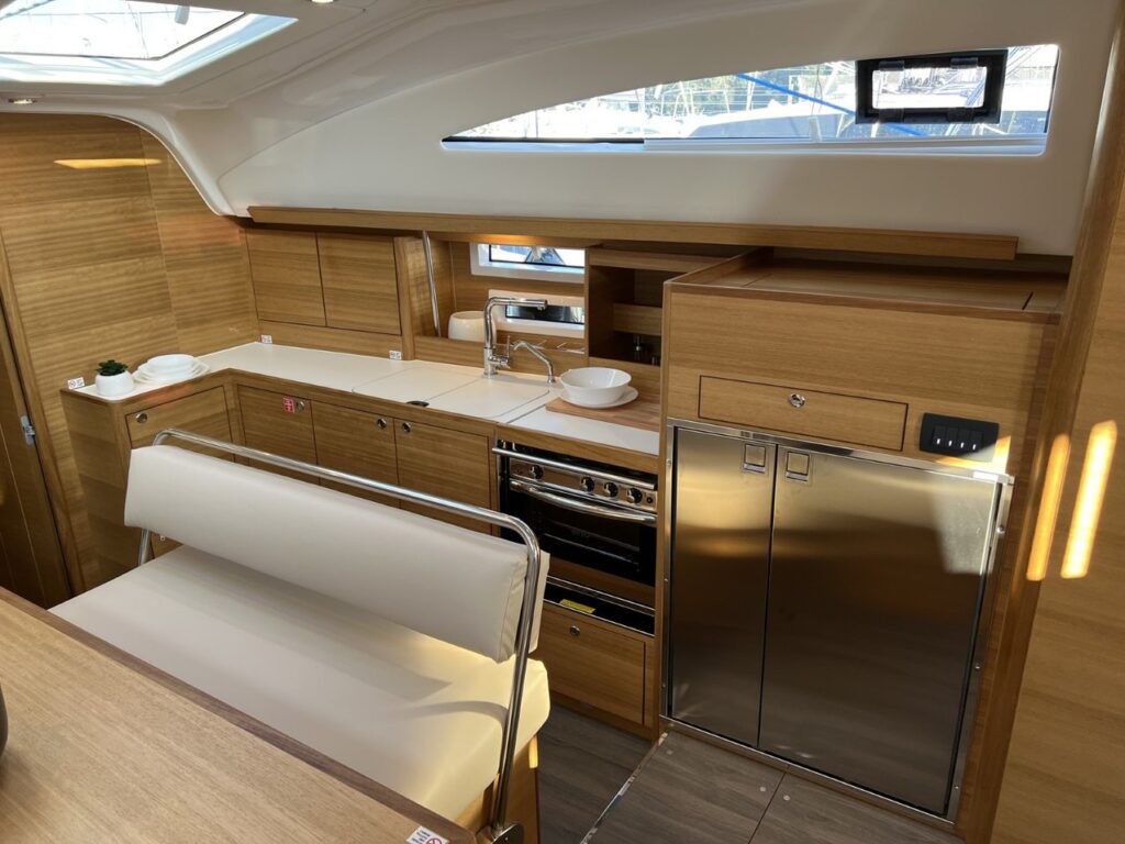 Yacht Image 23
