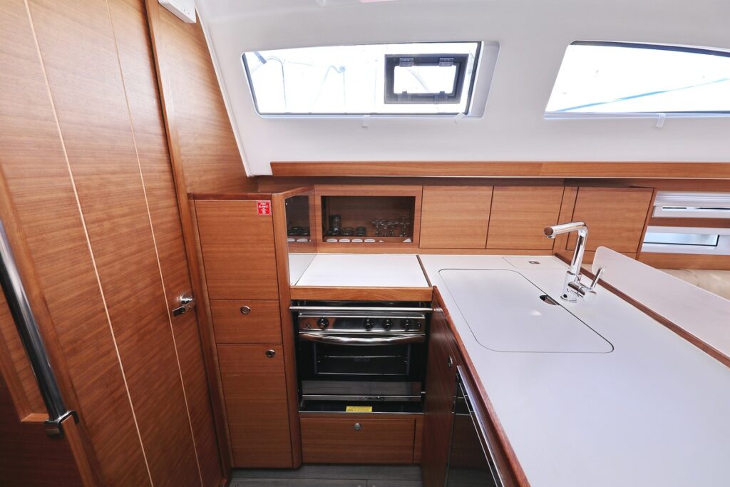 Yacht Image 10