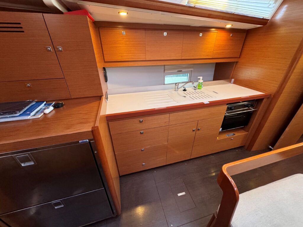 Yacht Image 32